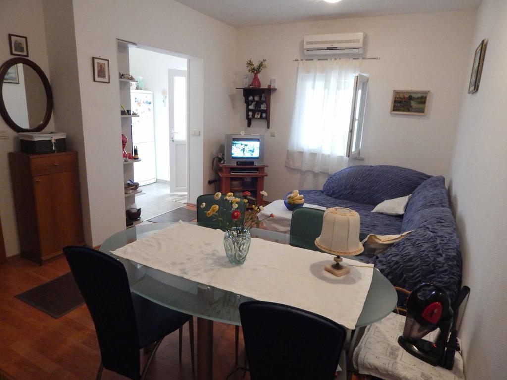 Apartment Lara Макарска Стая снимка