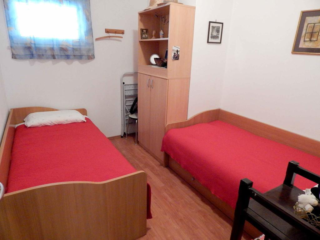 Apartment Lara Макарска Стая снимка